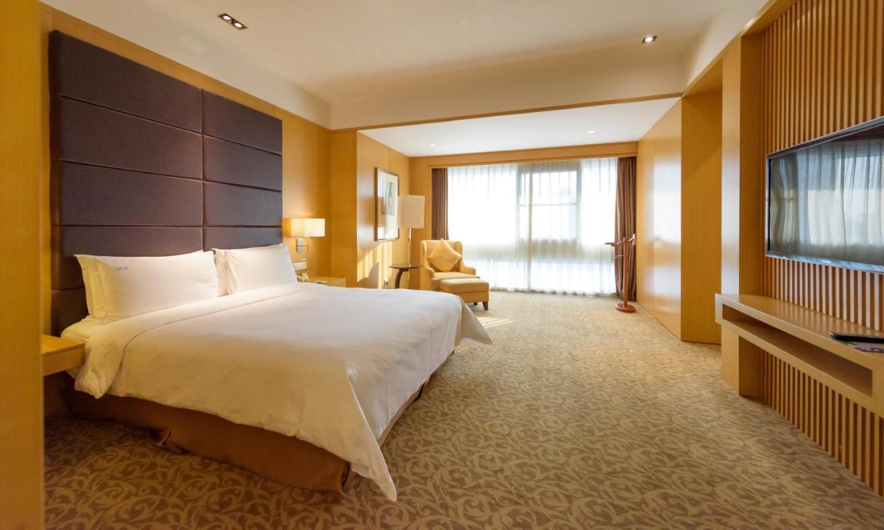 Holiday Inn Shijiazhuang Central, An Ihg Hotel Экстерьер фото