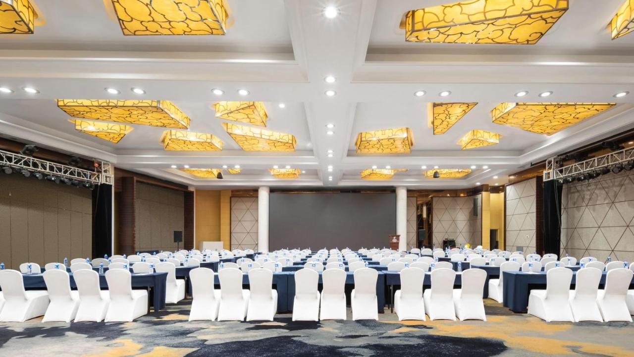 Holiday Inn Shijiazhuang Central By Ihg Экстерьер фото